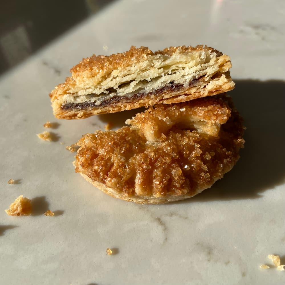 inside the gingerbread cinnamon roll filled pie favor 