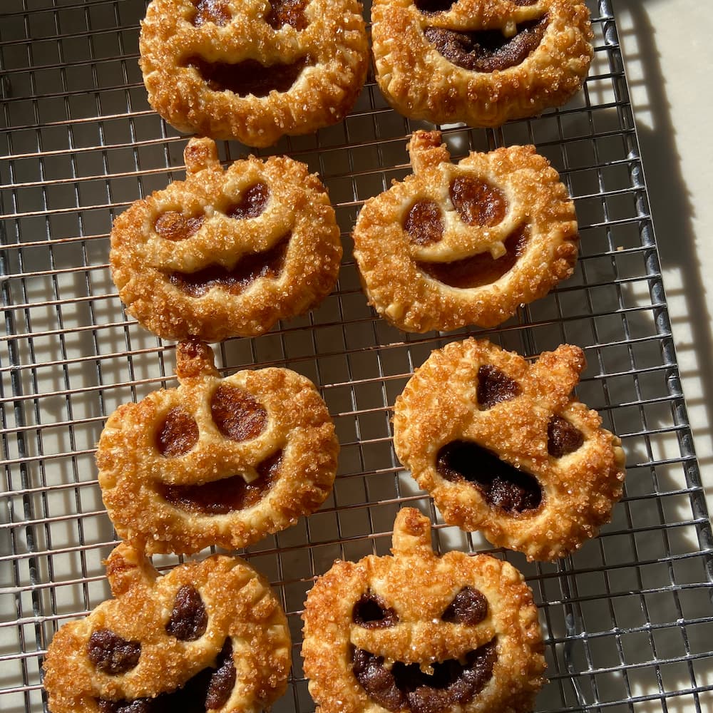 Jack-o'-Lantern Pie Favors