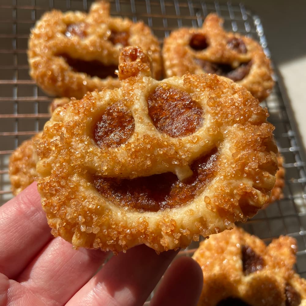 Jack-o'-Lantern Pie Favors